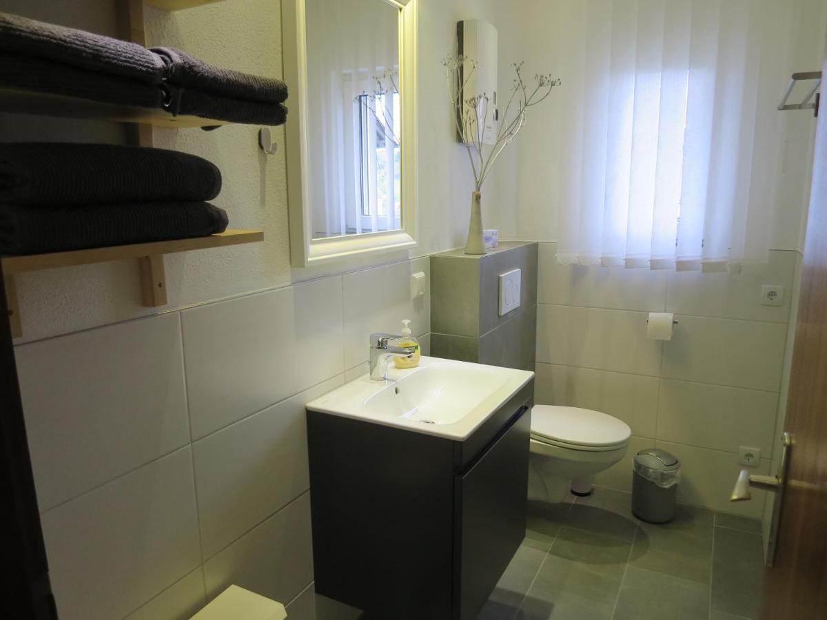 Ferienwohnungen Haus Hinneres Schalkenmehren Luaran gambar