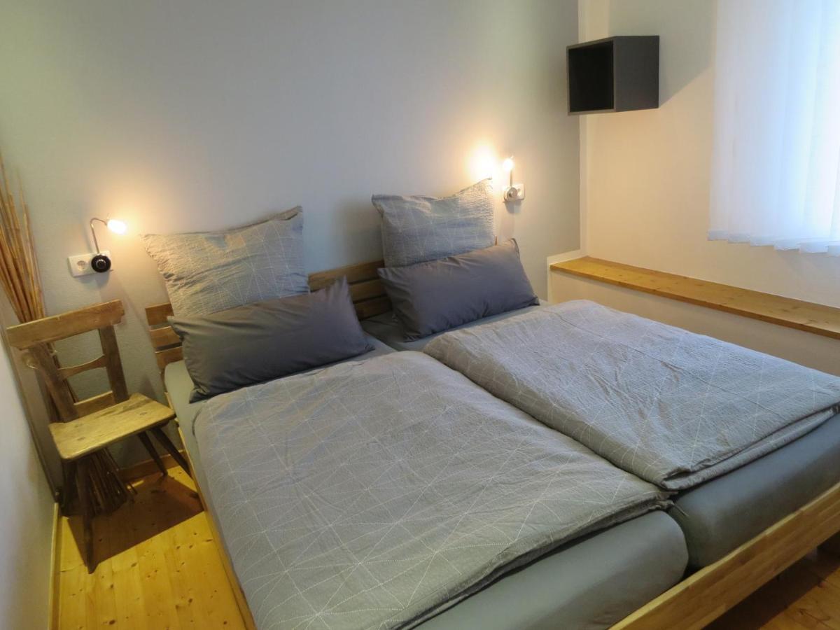 Ferienwohnungen Haus Hinneres Schalkenmehren Luaran gambar