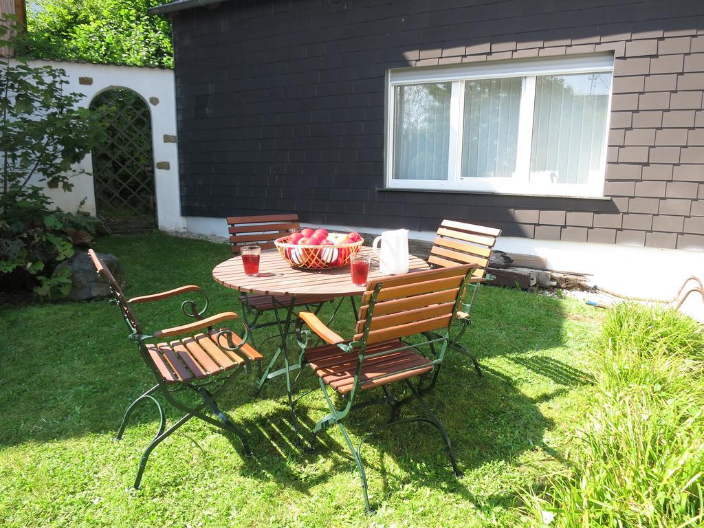 Ferienwohnungen Haus Hinneres Schalkenmehren Luaran gambar
